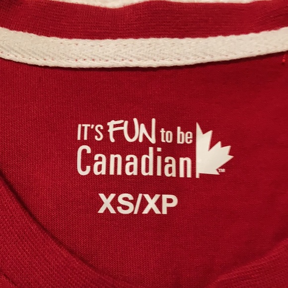 Canada Tshirt New with tags - Picture 4 of 7